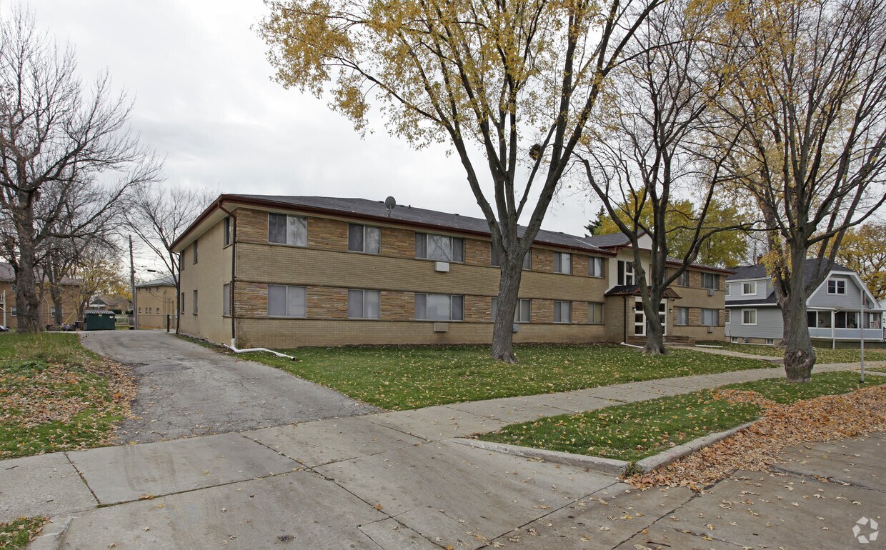 6209 W Stark St, Milwaukee, WI 53218 6209 W Stark St Milwaukee, WI