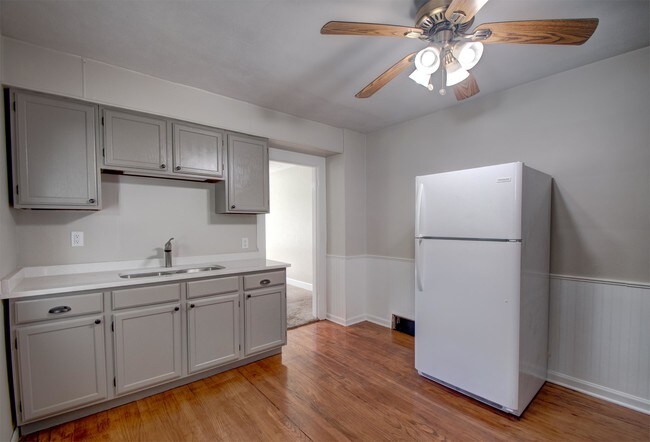 Building Photo - 3740 W 48th Pl
