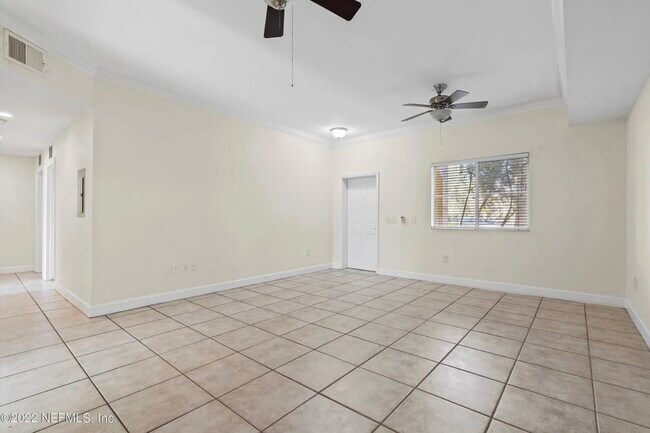 Foto del edificio - 9745 Touchton Rd