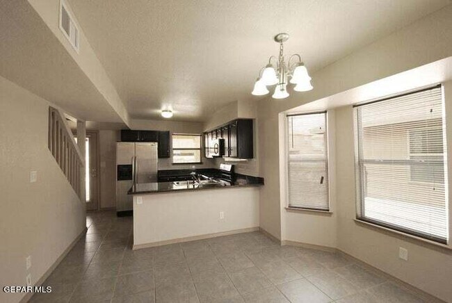 Foto del edificio - 7049 Falling Leaf Cir