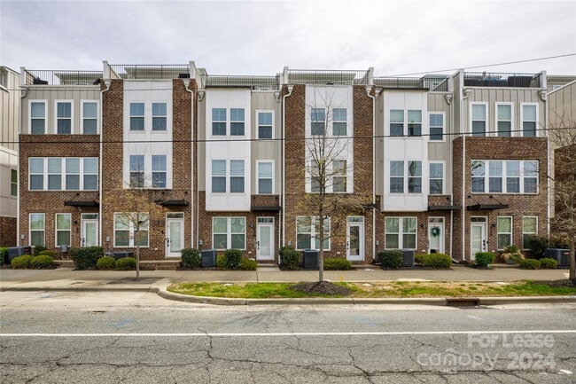 Building Photo - 252 Parkwood Ave