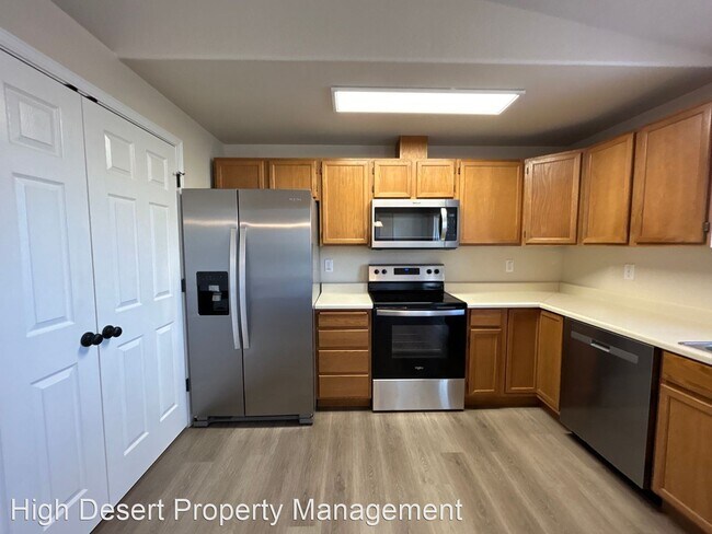 Foto del edificio - 3 br, 2 bath House - 3467 SW Salmon Avenue