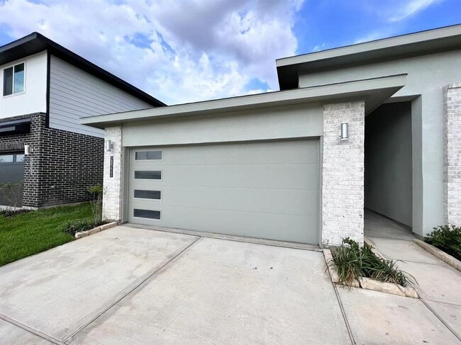 Building Photo - 28211 Halle Ray Dr