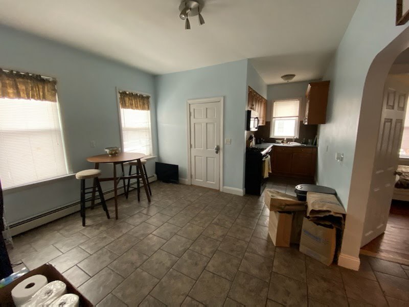Primary Photo - 8 Eaton St