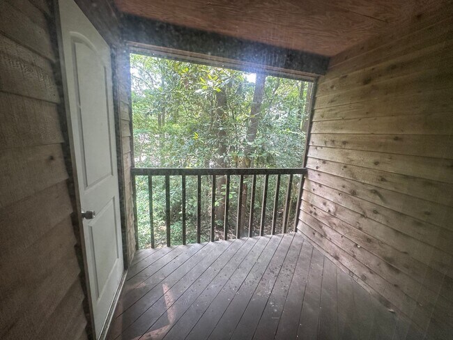 Building Photo - 2924 Woodrich Dr