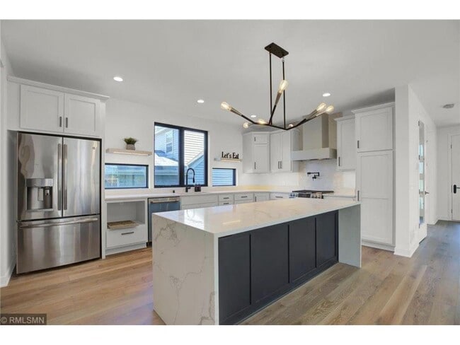 Building Photo - 3408 W 60th St