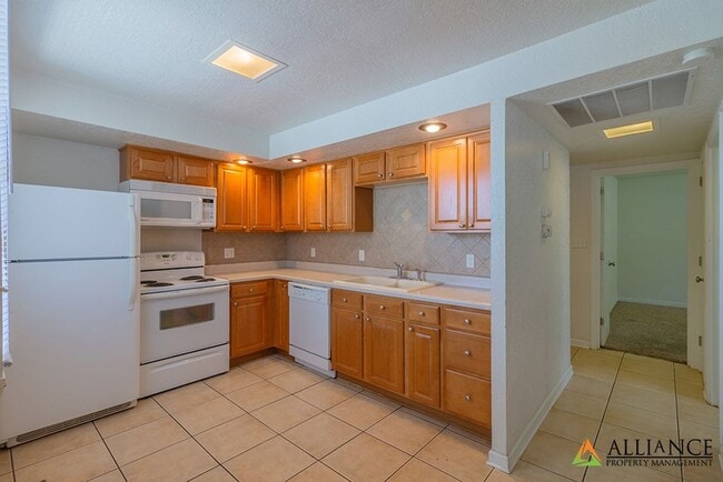 Building Photo - 1510 College Ave