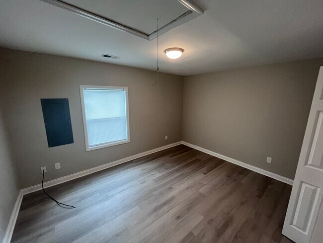 Foto del edificio - 2 Bedroom Updated Duplex in Frankfort