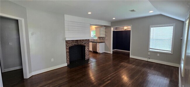 Foto del edificio - 966 Gaston St SW