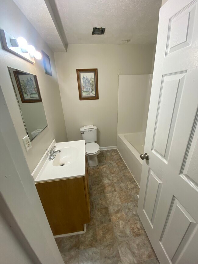 Bathroom - 250 Herndon St