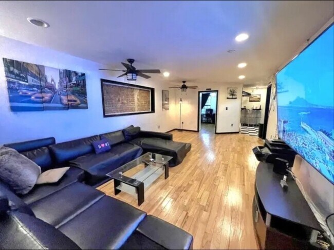 Foto del edificio - 763 Jefferson Ave