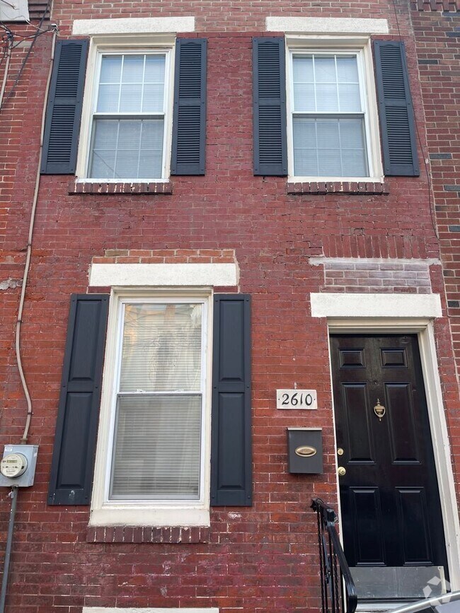 Building Photo - 2610 E Madison St