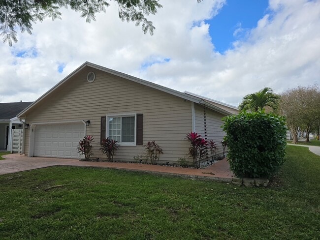 Foto del edificio - 14912 SW 143rd Ct