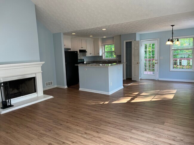 Foto del edificio - 1425 Brookdale Dr