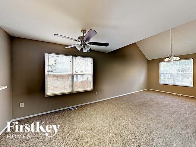 Building Photo - 12815 High Crest Dr