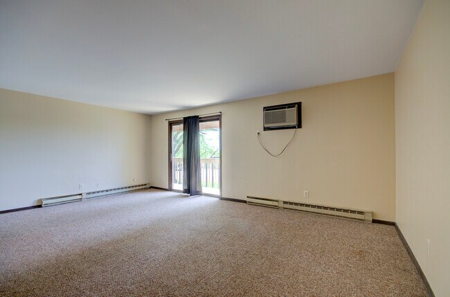 Building Photo - 2230 Oneida St