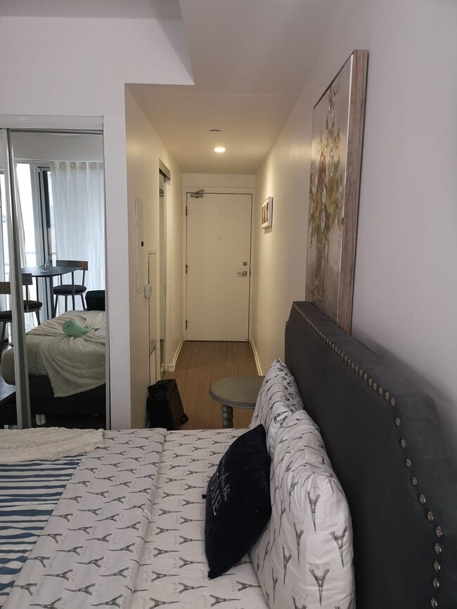 Photo du bâtiment - 334 Adelaide St W