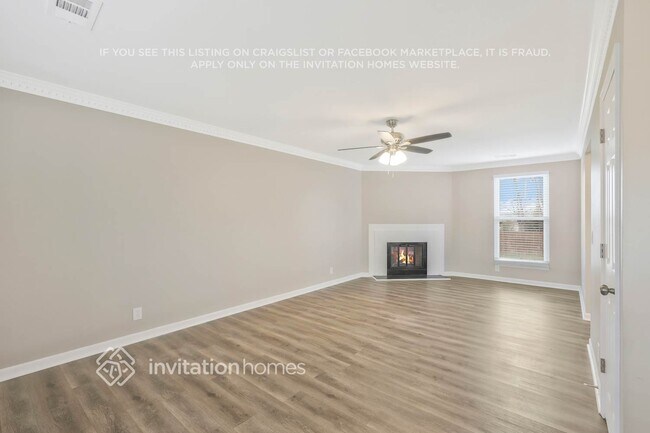 Foto del edificio - 1004 Carriage Way Ct