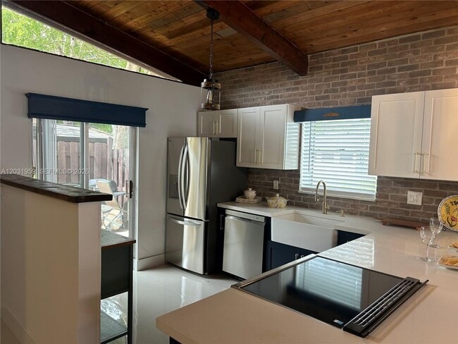Building Photo - 322 Briarwood Cir