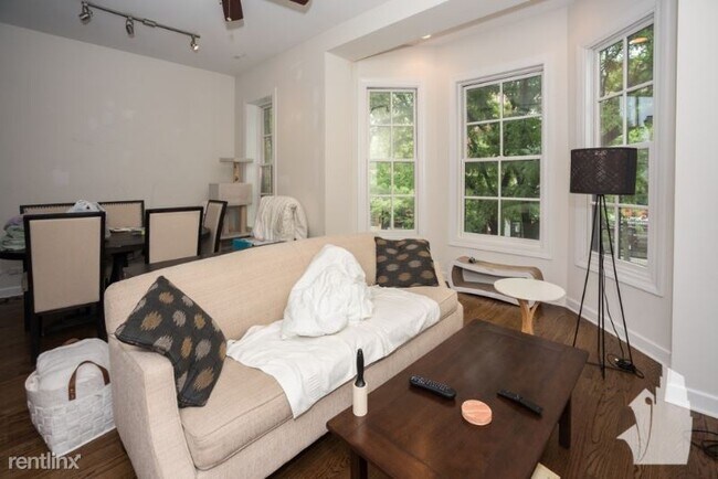 Foto del edificio - 1746 W Division St