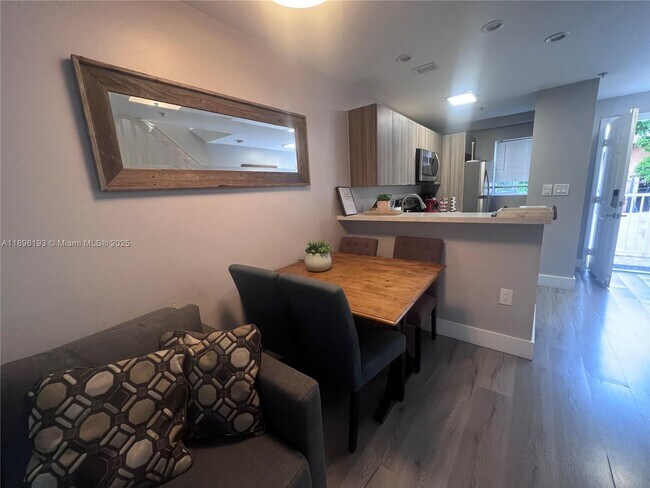 Foto del edificio - 821 SW 2nd St