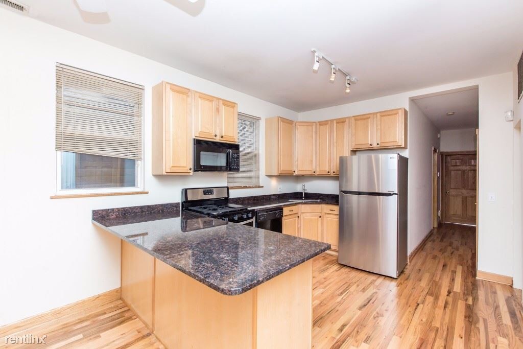 Primary Photo - 2035 W Webster Ave