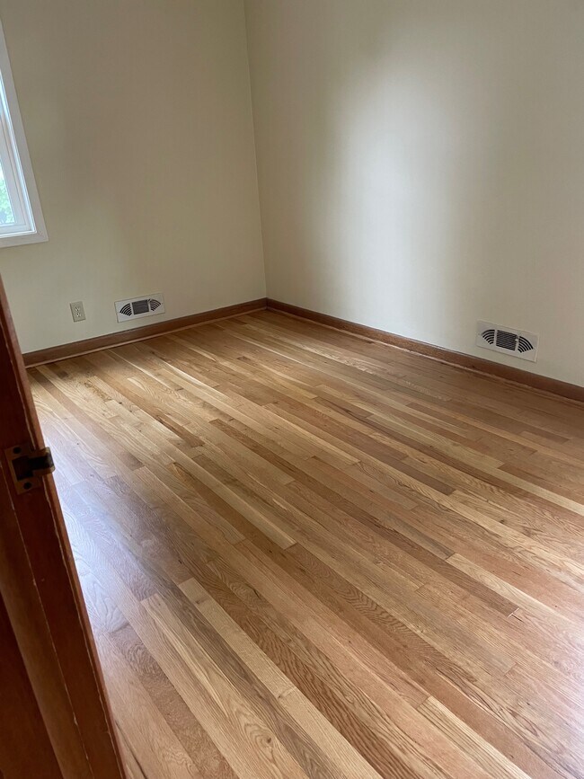 Bedroom 2 - 1624 Roxbury Rd