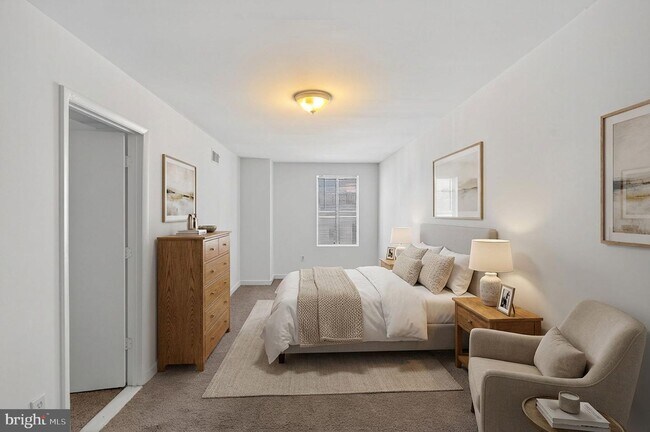 Foto del edificio - 2441 18th Street, NW