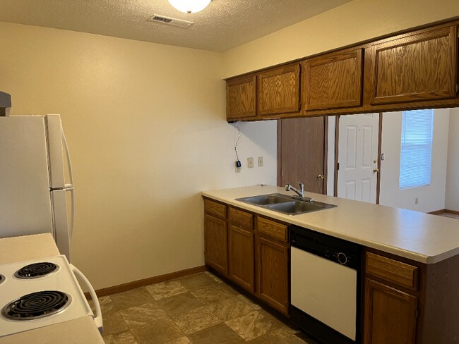 Foto del edificio - 5573 Tall Pines Pkwy