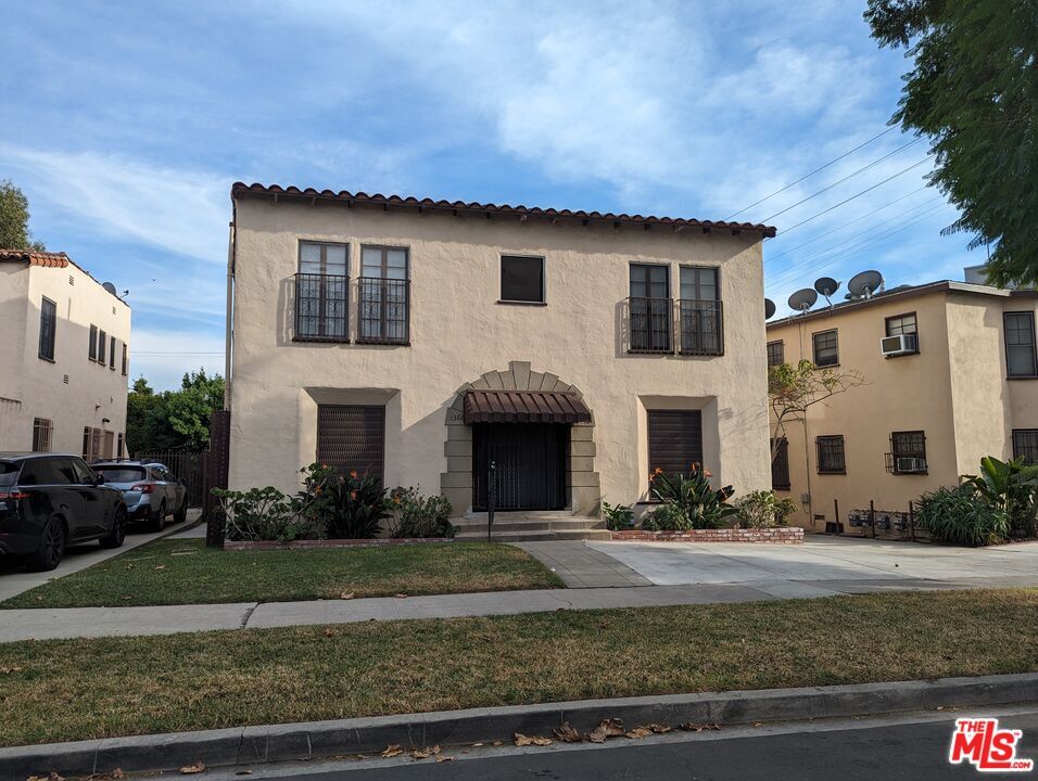 Primary Photo - 1366 S Mansfield Ave