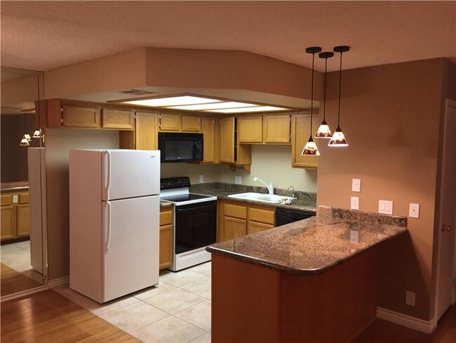 Foto del edificio - 1409 Cedar Rock Ln