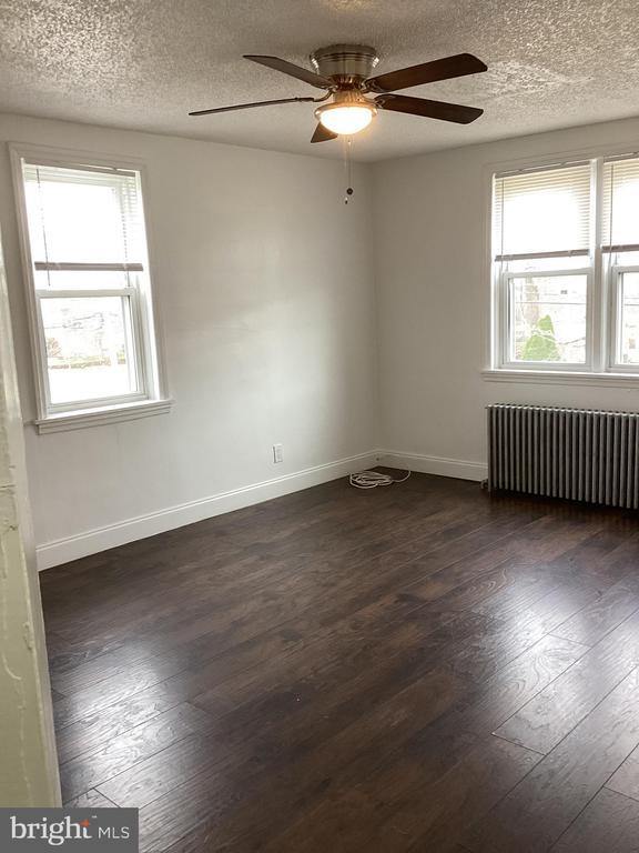 Building Photo - 615 Broadway