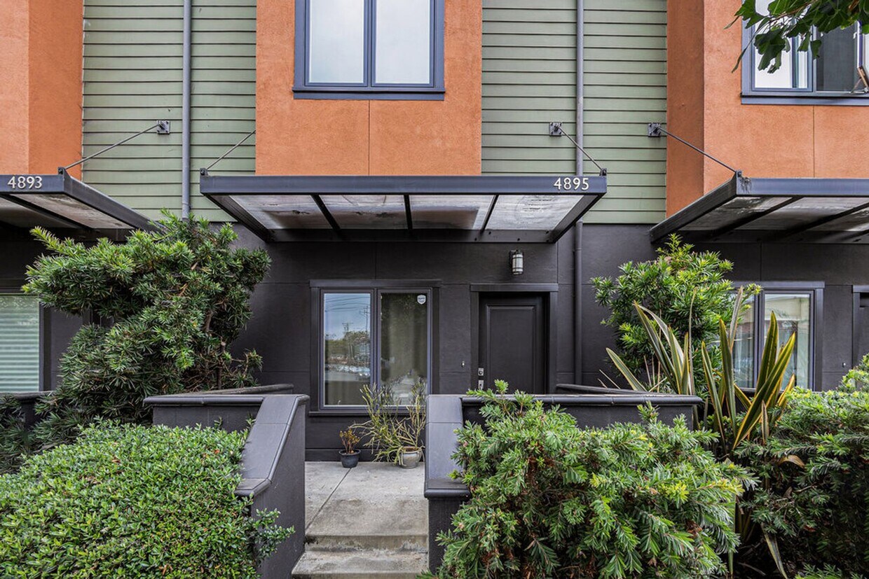 Foto principal - 4895 Shattuck Ave.
