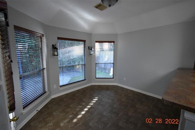 Building Photo - 2521 Lakeside Landing