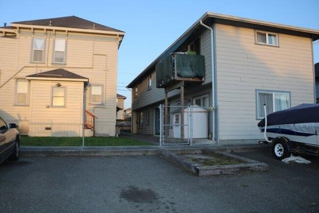 Building Photo - 806 California St