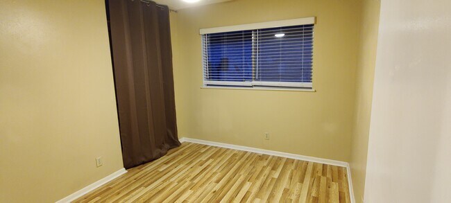 Building Photo - 8903 Briardale Dr