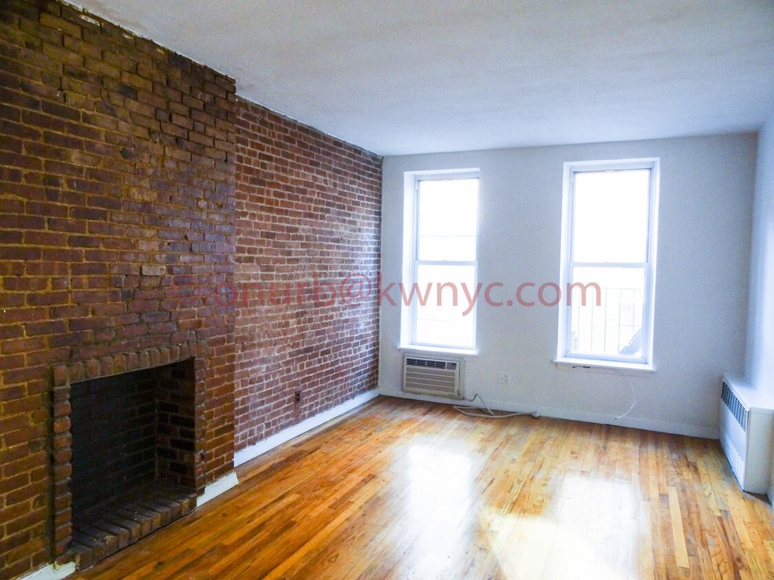 Primary Photo - 413 E 83rd St