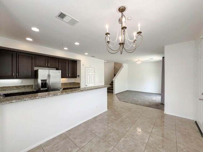 Building Photo - Beautiful South Temecula Townhome in the G...