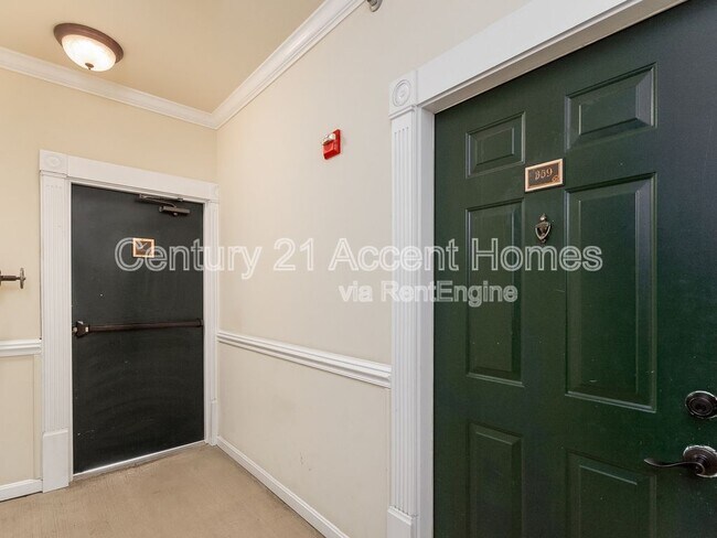 Foto del edificio - 4862 Eisenhower Ave
