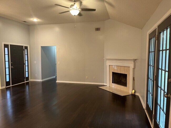 Foto del edificio - Updated 3 bedroom House in Georgetown