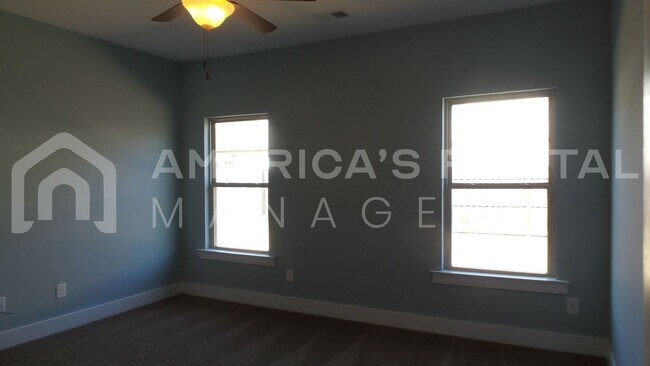 Foto del edificio - 14485 Griffin St