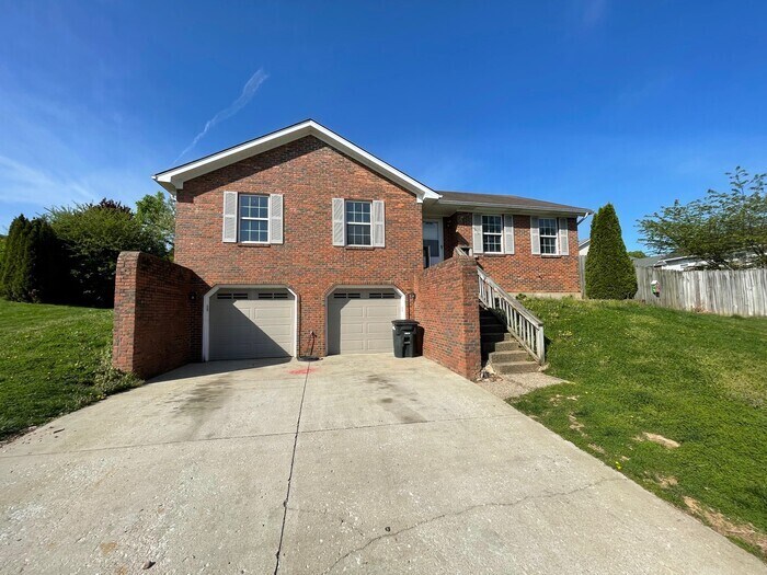 Primary Photo - 4BD/3BA Single Family Home