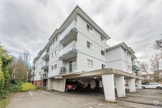 Building Photo - 3234 Quadra St