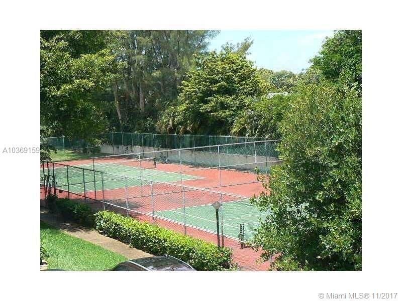 Building Photo - 128 S Cypress Rd