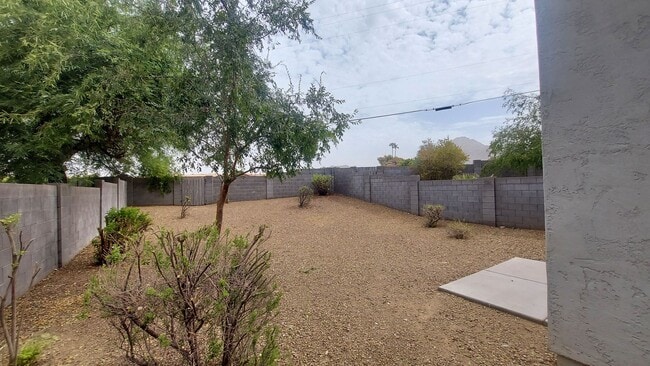 Building Photo - 1728 E Ocotillo Rd