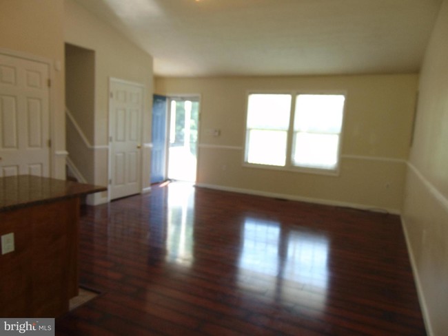 Building Photo - 121 Spring Dale Dr