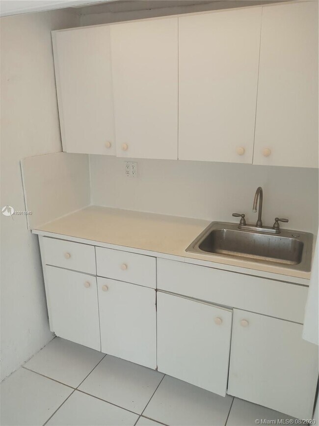 Foto del edificio - 2267 SW 16th St