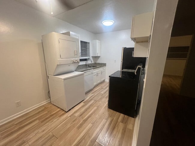 Foto del edificio - 401 S Lakeside Dr