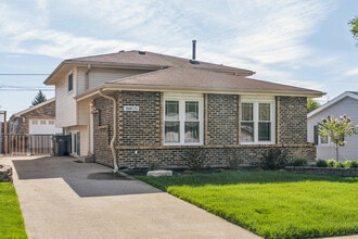 Building Photo - 16805 Hilltop Ave