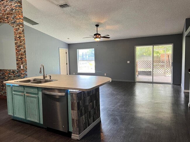 Building Photo - 5269 S Lovett Cir